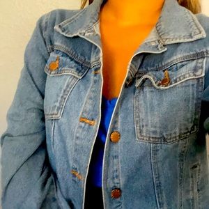 Cute denim jacket with pockets